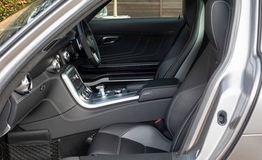 Mercedes-Benz SLS AMG 15