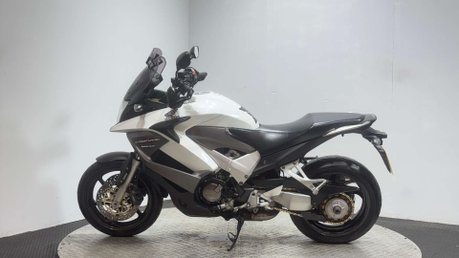 Honda VFR 2011 ONLY 22K NEW MOT SERVICED TOP BOX TOURER 800CC 4