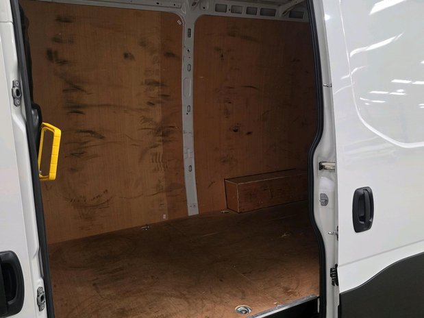 Iveco Daily Daily 35S14A8V H2 2.3 Van 3520L WB Hi-Matic 12