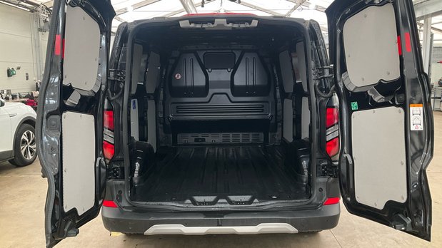 Ford Transit Custom SWB L1H1 Low Roof Trail 320 Air Con Alloys Sensors Cam EURO 6 5