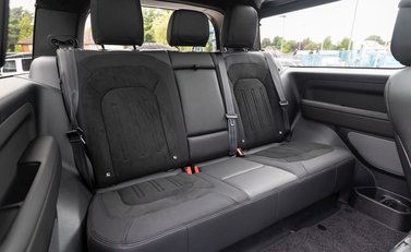 Land Rover Defender V8 14