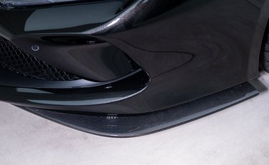 Ferrari F8 Tributo 25