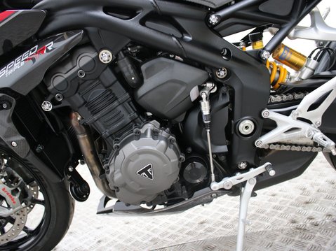 Triumph Speed Triple SPEED TRIPLE 1200 RR 32