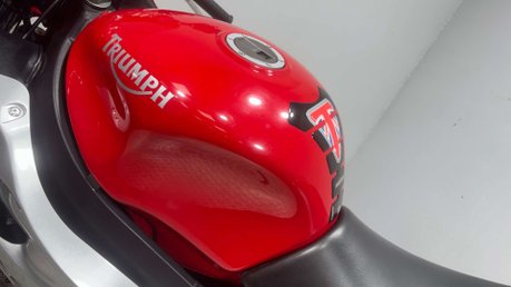 Triumph TT 2001 ONLY 9K NEW MOT 600CC INLINE 4 SPORTS BIKE 34