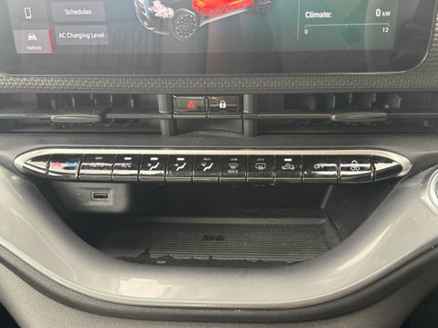 Fiat 500e 42kWh La Prima Hatchback 3dr Electric Auto (118 ps) 21