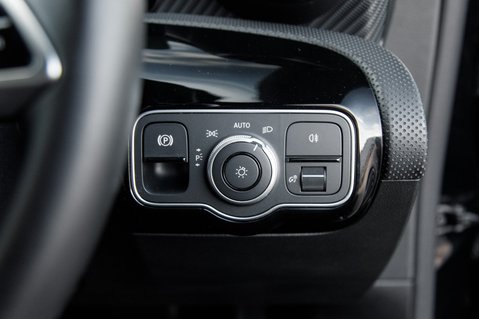 Mercedes-Benz CLA Class CLA 180 SPORT EXECUTIVE 11
