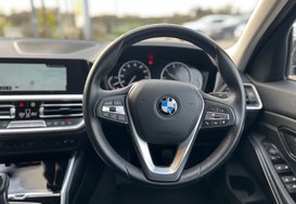 BMW 3 Series 318D SPORT 29