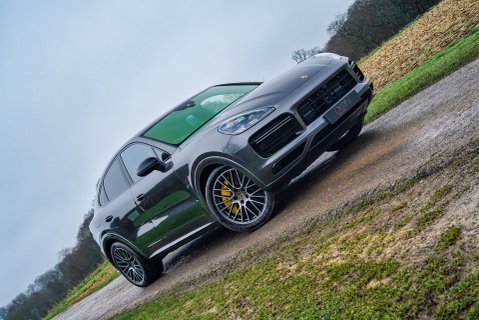 Porsche Cayenne TURBO S E-HYBRID 19