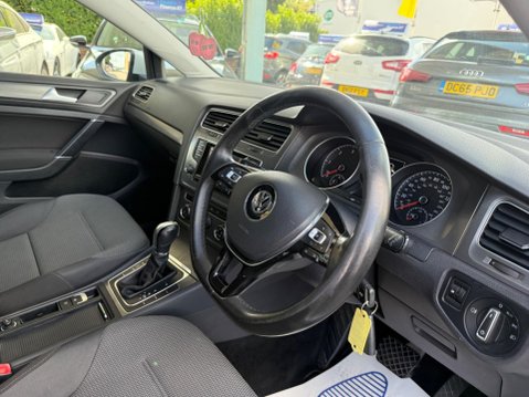 Volkswagen Golf 1.6 TDI BlueMotion Tech SE DSG Euro 5 (s/s) 5dr 19