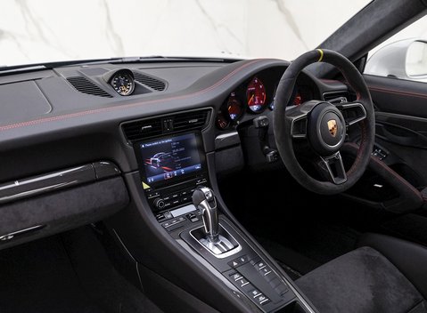 Porsche 911 (991.2) GT2 RS Weissach 14