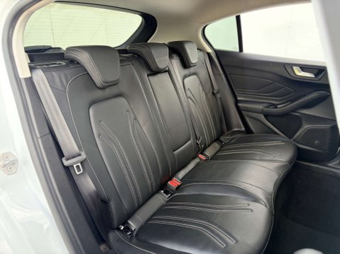 Ford Focus 1.0 Focus Vignale Auto 5dr 27