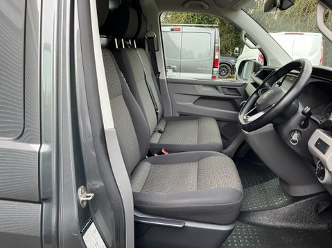 Volkswagen Transporter 2.0 TDI T28 Highline FWD SWB Euro 6 (s/s) 5dr 11
