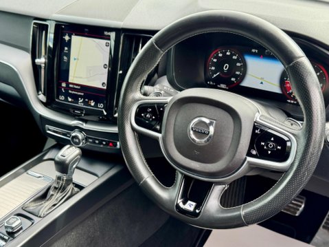 Volvo XC60 2.0 D4 R-Design Auto AWD Euro 6 (s/s) 5dr 42