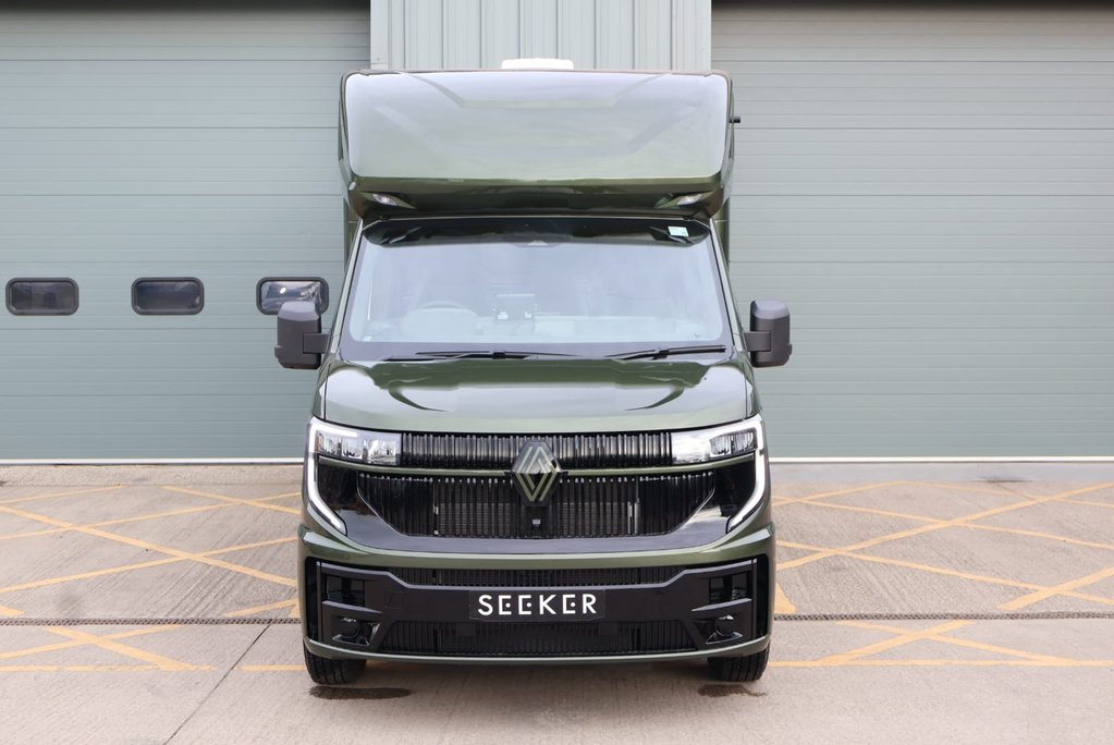 Renault Master BRAND NEW 3.5 TON STALLION BUILD EXTREME HEAVY DUTY HORSEBOX FROM SEEKER  3