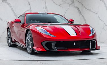 Ferrari 812 Competizione 6