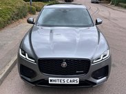 Jaguar F-Pace 2.0 D200 MHEV R-Dynamic HSE Auto AWD Euro 6 (s/s) 5dr 73