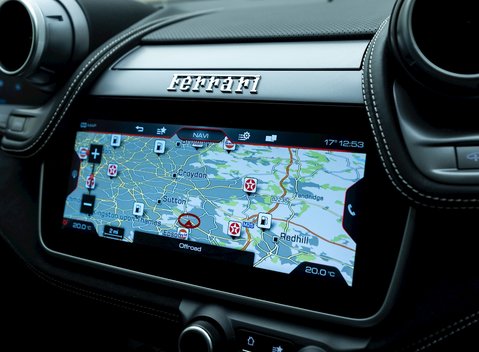 Ferrari GTC4 Lusso 16