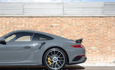 Porsche 911 (991.2) Turbo S 29