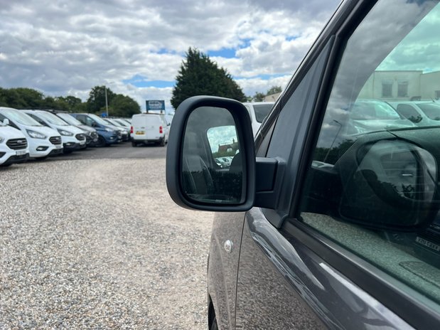 Peugeot Expert MWB L2H1 (SOLD) Low Roof Professional 3100 Air Con Sensors Cam EURO 6 NO VA 21