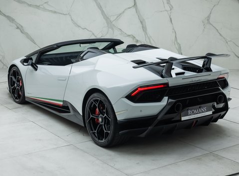 Lamborghini Huracan Spyder LP 640-4 PERFORMANTE 15