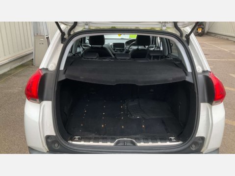 Peugeot 2008 1.6 e-HDi Allure SUV 5dr Diesel EGC Euro 5 (s/s) (92 ps) 9