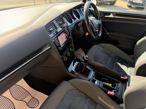 Volkswagen Golf 2.0 TDI BlueMotion Tech GT Euro 5 (s/s) 5dr 18