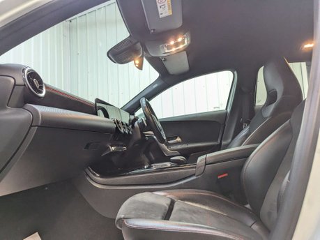 Mercedes-Benz A Class 1.3 A 200 AMG Line Exeutive Auto 5dr 55