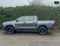 Toyota Hilux Active [SOLD MT] 2.4 LT | AC | Tow Bar | Double Cab 5