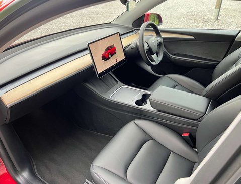 Tesla Model Y ModeL Y Long Range AWD 4WD 5dr 39