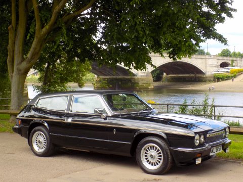 Reliant Scimitar GTE SE6a 1