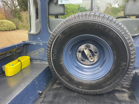 Land Rover Defender 2.4 TDCi Pickup 2dr Diesel Manual 4WD SWB Euro 4 (122 bhp) 47