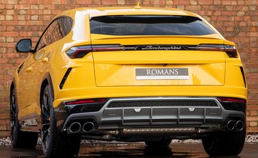 Lamborghini Urus 3