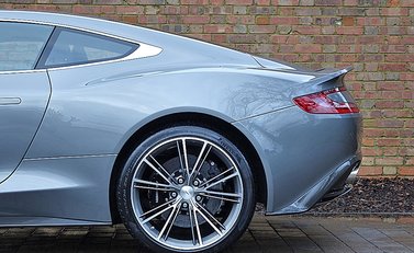 Aston Martin Vanquish 9
