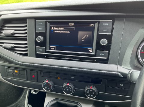 Volkswagen Transporter 2.0 TDI T28 Highline FWD SWB Euro 6 (s/s) 5dr 22
