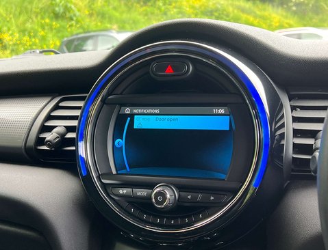 Mini Hatch 1.5 Cooper Sport 3dr 30