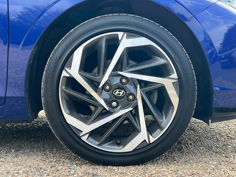 Hyundai i20 T-GDI PREMIUM MHEV 8