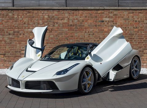 Ferrari LaFerrari Aperta 7