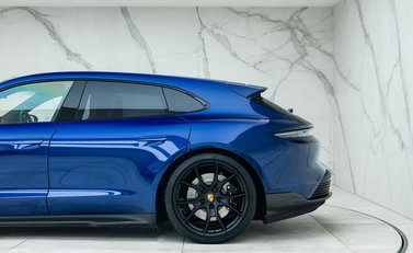 Porsche Taycan GTS Sport Turismo 39