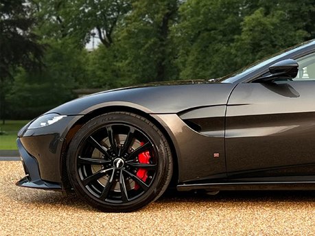 Aston Martin Vantage V8 9