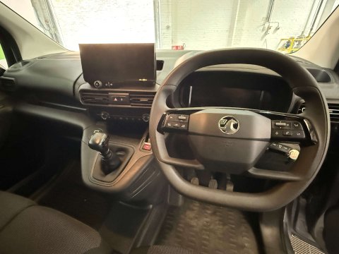 Vauxhall Combo 1.5 Combo 2300 Pro Turbo D 5dr 9