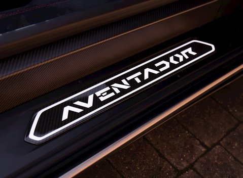 Lamborghini Aventador SV LP 750-4 Roadster 12