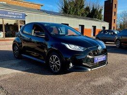 Toyota Yaris 1.5 Yaris Design HEV CVT 5dr 4