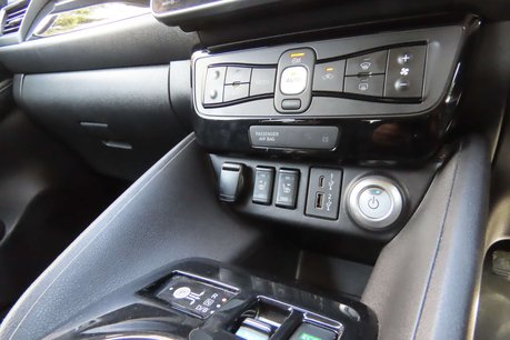 Nissan LEAF 39kWh N-Connecta Hatchback 5dr Electric Auto (150 ps) 12
