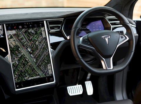 Tesla Model X X P100 17