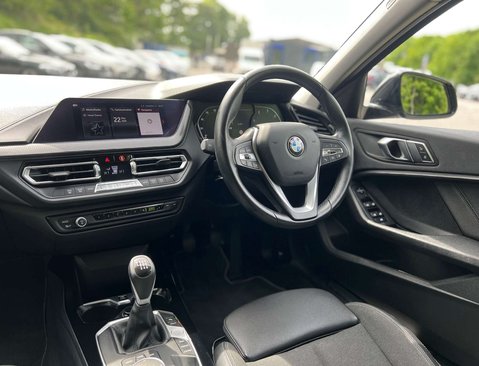 BMW 1 Series 2.0 118D Sport 5dr 18