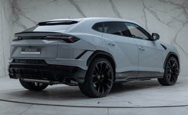 Lamborghini Urus S 6