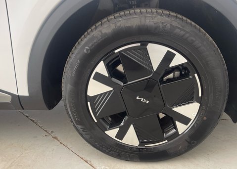Kia Sportage 1.6 T-GDi HEV PURE 17