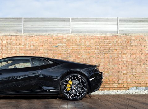 Lamborghini Huracan LP640-4 EVO 26