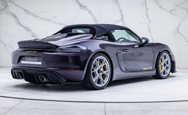 Porsche 718 Spyder RS 8