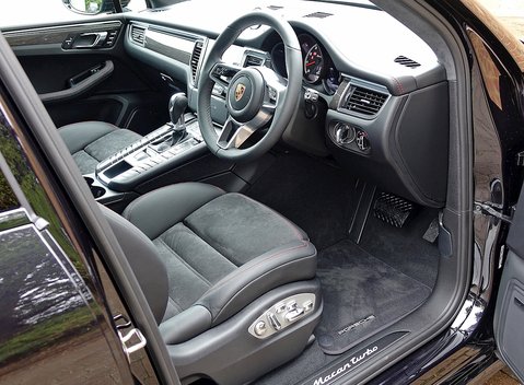 Porsche Macan Turbo Performance Package 15